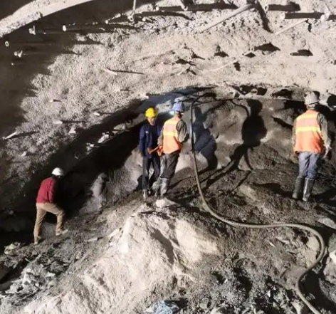 本号镇拱顶带模注浆料的施工流程及注意事项